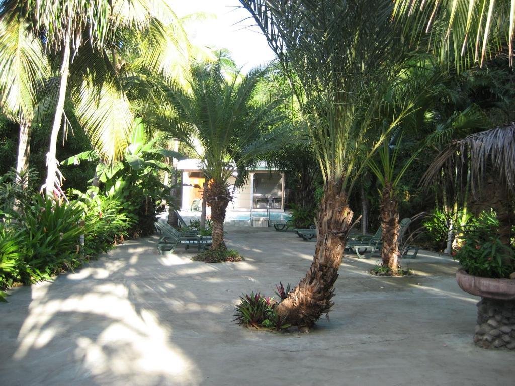 Sunset Bay Club & Seaside Dive Resort Salisbury Exterior photo